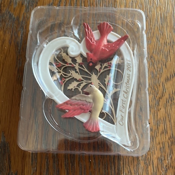 Hallmark keepsake our first Christmas together 2018 inbox - Picture 3 of 8